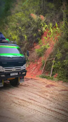 Và đây là xe tải chạy đồi 😅😅#thacoforland #đammexeben❤ 