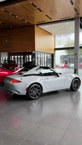 Mazda MX-5 RF 2024 i Grand Touring en su nuevo color Gris Aero. Cotiza en línea al 662 231 6785. #FeelAlive #Mazda #Hermosillo #Auto #Nuevo #MazdaMX5 #MX5 #Miata #2024 #Roadster #GrisAero #Gris #fyp 