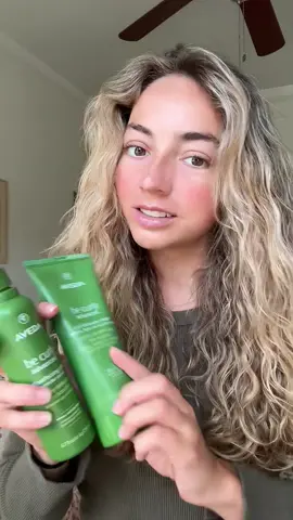 be curly advanced @Aveda line is now out!!! Results are so good #avedapartner #aveda #becurlyadvanced #wavyhairroutine #curlyhair #wavyhairproducts #GetCurlyWithMe