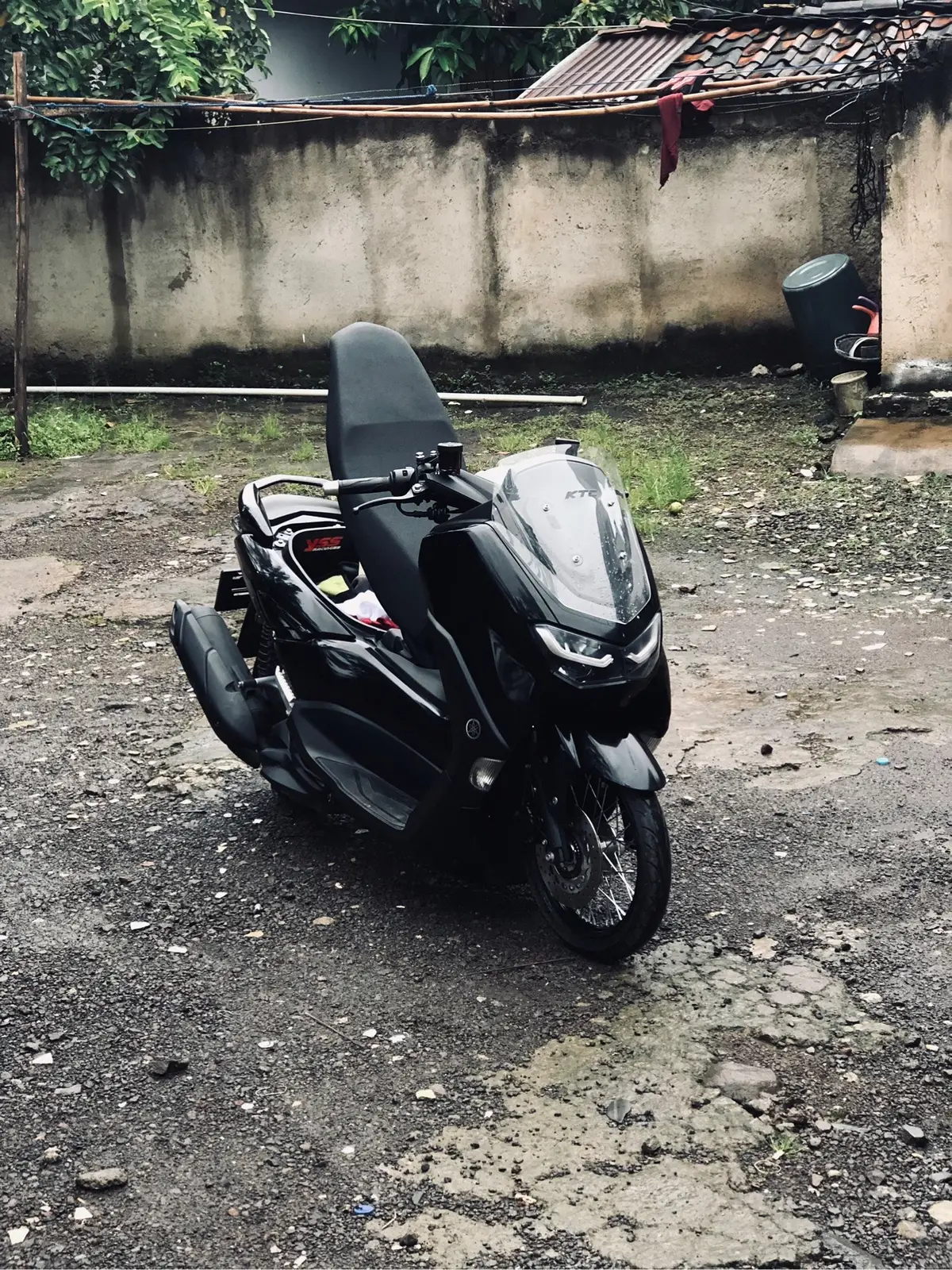 hitam glosy velg jari-jari ring 14 sama striping api-api,konsep yang paling  gua idamin pas 2023☺️#fyp#nmaxhitamglossy 