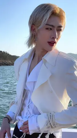 𝓓𝓪𝓷𝓬𝓲𝓷𝓰 𝔀𝓲𝓽𝓱 𝓶𝓮 #ZEROBASEONE #ZB1 #제로베이스원 #RICKY #리키 #You_had_me_at_HELLO #SWEAT #ZEROBASEONE_SWEAT #SWEAT_Challenge #NewMusic 