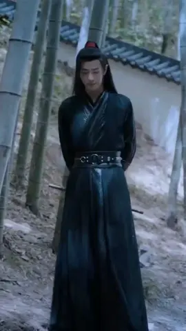 หลานจ้านไปทำอะไรมาตลอด16ปีที่เว่ยอิงจากไป ตามตัวถึงใด้มีแต่รอยแผล ทั้งยังมีรอยเหล็กง้ามที่ เว่ยอิงเคยโดนมาด้วย💚❤️💚   #กูซูไม่มีทางออก #ปรมาจารย์ลัทธิมาร #บ้านคู่ป๋อจ้าน #หวังเซียว #หลานจ้าน #เว่ยอิง #เซียวจ้าน #หวังอี้ป๋อ #wangyibo #เซียวจ้าน肖战xiaozhan ❤️🐰🦁💚