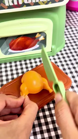 🍗맛있는 치킨바베큐 만들기🍗 (Making delicious chicken barbecue) 💞소리를 켜고 시청해주세요💞 -Please turn on the sound ✔️본 영상은 연출된 장면입니다. -This video is the staged scene #장난감 #장난감추천 #satisfyingvideos #주방놀이#satisfying #toy #toys #toycollector #asmr #toystagram #역할놀이 #장난감리뷰 #foodtoys #toycollection #toyartistry #play #소꿉놀이 #pretendplay #chicken #immersive #kitchentoys #fyp 