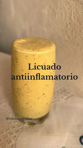 Ingredientes: 1 rebanada de piña Canela 1 cdita de cúrcuma  1 chorrito de vainilla 1 dátil  Leche o bebida vegetal Además de sus propiedades antiinflamatorias, te ayudará a mejorar tu digestión. Pruébalo y me dices qué te pareció. #nutricionliliac #nutricion #licuado #Receta #recetassaludable #licuadoantiinflamatorio #curcuma #recetalicuado #recetassaludablesyfaciles #comersaludable 