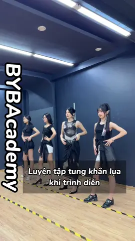 Chỉ còn gần 2 tháng nữa thôi sẽ diễn ra Stella Fashion Show - show diễn lớn nhất năm của BYB 🔥 Cùng đón chờ phần trình diễn ấn tượng của mẫu teen nhà BYB 💗 #bybacademy #thanhhuyennguyen #daotaonguoimau #imentertainment 