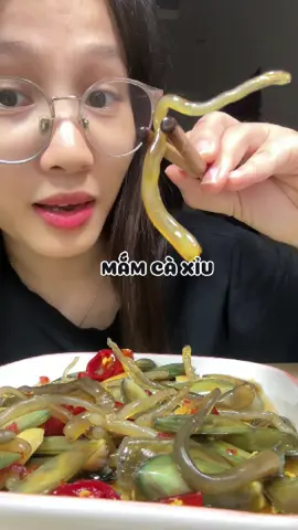 Cuốn ngay từ lần đầu ăn thử mắm cà xỉu #mamcaxiuhatien #caxiumuoi #reviewanuong #ancungtiktok😍 #fuongthieungu