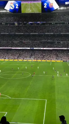 Belli goal from the stands is every Madridista fan's dream #bellingham #real #realmadrid #barcelona #clasico #clasicos #fottball #laliga #gool #fans #madridista #halamadrid 