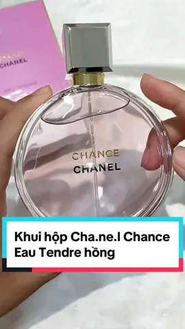 Khui hộp Chanel Chance Eau Tendre EDP hay còn gọi là chanel hồng #thomcungtrinhnha #nuochoabinhduong #reviewnuochoa #nuochoachanel #chancehong #khuihop 