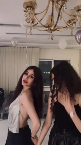 🥰🥰🥰🥰 #iran🇮🇷 #music #iran #fyp #trend #tiktok #girl #dance #ایران #trending 
