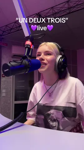 як вам лайв акустична версія?🥰 #машакондратенко #undeuxtrois #хтоцетака #france #ukraine #рекомендації #україна 