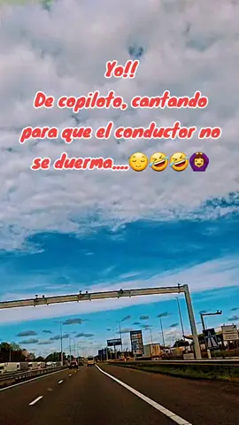 Si Se Fue, Se Fue CANTO SIN MIEDO AL ÉXITO 🤣🤣🤣#sefuesefue #humor #viajestiktok #parati #flyp #latinosporelmundo #cantosinmiedoalexito #latinos #tiktokponloenparati #risastiktok 