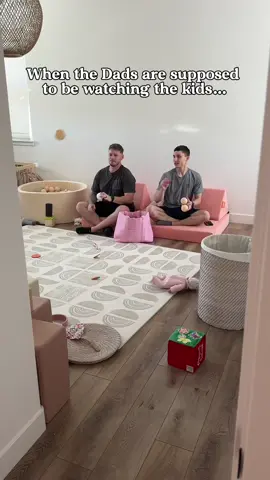Wait for the end 😂 #dads #dad #comedy #dudeperfect #parents #mom #moms #sahm #family #baby #babies #funny #relatable #trickshots #kids @Maddy Danti 