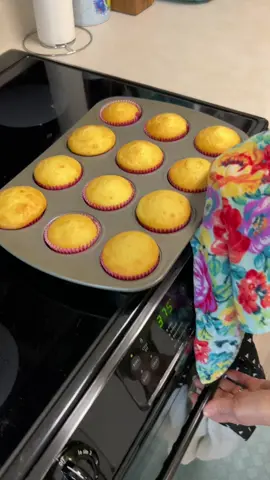 Momma's new found hack! #lemon8us #food #cupcake #kitchentips #cookinghack 