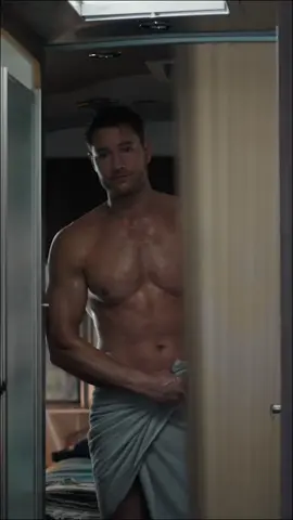 Here for the view AND this Sunday’s all-NEW episode of #Tracker at 9/8c on @CBS 😏 #JustinHartley #JustinHartleyShirtless 