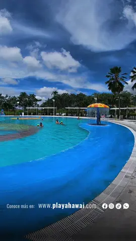 Despierta tus sentidos en Playa Hawai! 🌴🌊 Descubre un paraíso de diversión y relajación mientras exploras nuestras impresionantes piscinas y toboganes. 