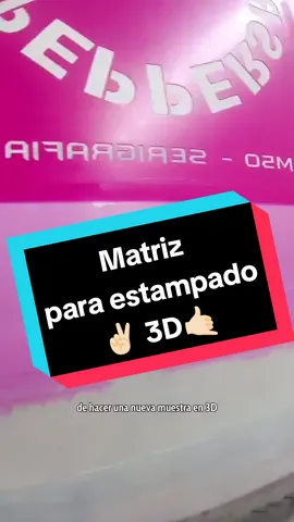 Renovando nuestras muestras salió un video tiktokero 😅 espero les sirva ✌🏻😎   Se viene la segunda parte...  #estampado #serigrafia #tallerdeserigrafia #estampadotextil #3D #estampado3d #muestra