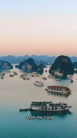 Vịnh Ha Long - Tác phẩm tuyệt đẹp của thiên nhiên. Vịnh Hạ Long là 1 trong những di sản thiên nhiên nổi tiếng nhất của Việt Nam, đã lọt top 7 kỳ quan thiên nhiên thế giới. #vinhhalong #dulich #unesco #xuhuong #traveltiktok