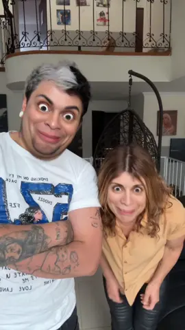 Reaccionando a filtros con mi mamá 😭 IG: juandam___
