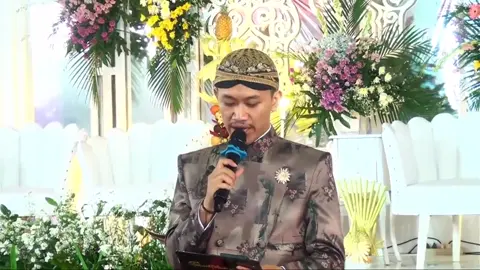 Mranata adicara ing tlatah Mojosongo, Boyolali... #pambiwara #pambiwaramanten #pambiwarasoloraya #pambiwarajawi #pambiwarajawa #pambiworo #pambiworoadicoromanten #pranatacara #pranatacaraviral #pranatacarajawa #pranatacarasemarang #pranatacaramuda #pranatacaramaten #pranotocoro #pranotocorosemarang #mcmanten #mcmantenjawa #mcmantensolo #mcmantenjogja #wedding #weddingday #weddingtiktok #weddingdress #weddingvibes #weddings #weddingseason #weddingjawa #wedding jawa aesthetic klasik #manten #mantenjawa #mantenjawatimur #fyp #fypシ゚viral #fypシ #fypage #fyppppppppppppppppppppppp #rintokopambiwara