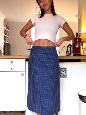 Wrap skirt inspired by @Eliza McEwen’s fit #sewing #memade #memadewardrobe #flip #sewingtiktok #fashioninspo #OOTD #deadstock #linen #craft #girliethings #sustainablefashion #slowfashion #asmr 