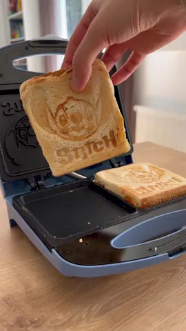 Stitch Toast 🌊🌺 #stitch #liloandstitch #toast #foodtiktok #tiktokfood #trendingfood #foodtrend 