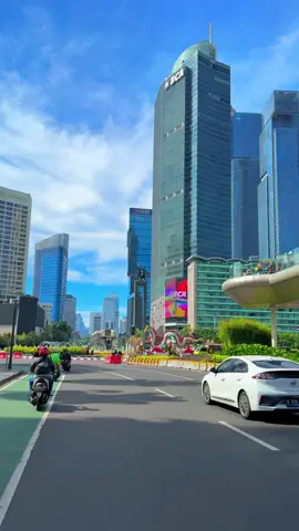Coba komen 1 kata untuk kota ini?😁 #jakarta #city 