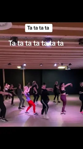 Do 18 Uhr dance moves in Duisburg Meiderich by ai fitness #dance #dance #dancemoves #stepbystep #dancefitness 