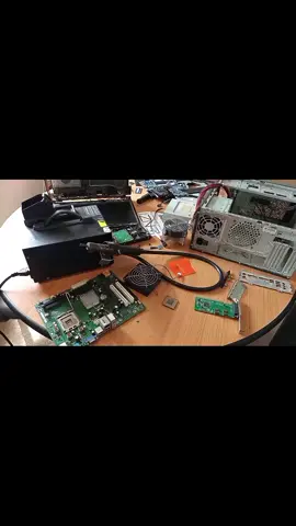 Computer Repair Technician course  Did you know that you can study online? 😜😄  Register now MAY INTAKE IN PROGRESS  #education #technology #Tech #engineering #technician #music #congo #boswanatiktok🇧🇼🇧🇼 #ugandatiktok #uganda #rwandatiktok🇷🇼 #kenya #fy #kenyatiktok #fyp #fypシ #entertainment 