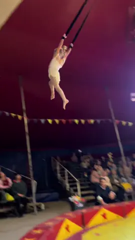 Zara 6 years old 🫶 #aerialstraps#circusaerialist #aerialgirl 