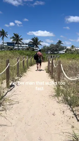 real😩 i cant waddle that fast😂😂