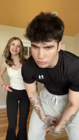 Who remembers this dance? 😭 