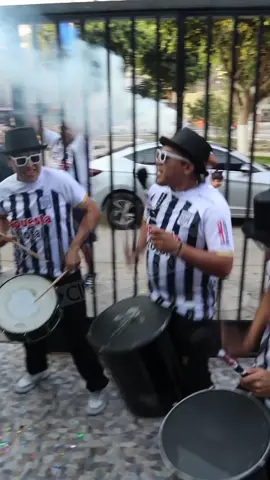 Serenata Blanquiazul 💙🥁 𝐒𝐎𝐘 𝐆𝐑𝐎𝐍𝐄! 💙🤍 Queremos seguir alegrando y celebrando junto a ti esos momentos tan especiales. 🎉 🎭 SUA IMAGIN 🎪 Diversión asegurada 🎉 ¿Nos encargamos de tu evento? 🤩👇 ¡Escríbenos al 906 912 201 y únete a un mundo de ritmo, color y diversión!✨   #gronedecorazon #serenata #alianzalima #batucada #animacióndeeventos #tendencia #suaimagin #limaperu #aliancistasdecorazón💙 #blanquiazul #sorpresa #fypシ #viral #matute #comandosur #soygrone 