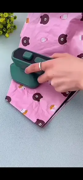 Mini portable steam iron 153 pesos only 🤩#fyp #foryoupage #tiktokbudolfinds #budolfinds 