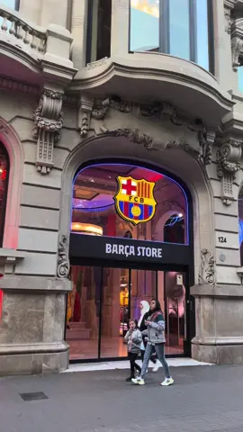 welcome in Barça store🫶🇪🇸 #barcelona #barça #campnou #viscabarca #foryou #fyp #gavi #fypシ #barcafan #travel #barcastore 
