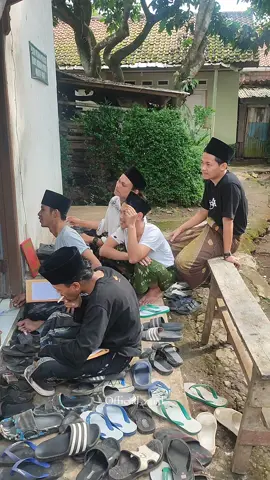 Buka hijab margi nju  praktek/nerangkn perkawis ayna robahna cai☺😊 ama sempur mukholit ama gentur mujawir #miftahulhuda #ciko9 #santripasaran #santrijampangkulon #santrisalafy #santricianjur #fypシ #chikosembilan #chiko #fypシ゚viral #santrijampang #ppmhu  Ig. official_zaed09