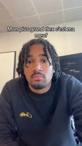 POV: Je suis pas en couple parce que je suis trop beau. Ça peut sembler prétentieux, mais c'est la réalité. Les gens sont intimidés par ma beauté, comme si elle était un obstacle à franchir pour atteindre mon cœur. Mais au fond, je suis juste un individu à la recherche de quelqu'un qui voit au-delà de l'apparence et qui apprécie ce qui se cache derrière ce visage séduisant… 😔