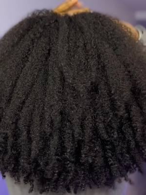 Fais pousser et magnier tes cheveux avec le moringa. En fai le moringa est considéré comme un 