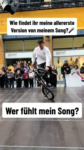 Wie findet ihr meine allererste Version von meinem Song #bunnyhop der jetzt in #asosalleseasy unbenannt wurden ist? 🔄🤩 #chrisböhm #erstersong #firstsong 