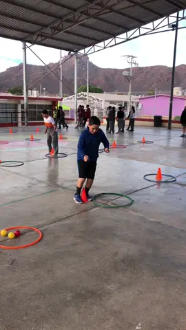Actividad de educación física pt. 20 | “Sólo con los pies 2” 👣 #EducaciónFísica #Ejercicio #Recreación #VidaSaludable #ActividadFísica #Primaria #Juego #Lúdico #CicloEscolar20232024 #Deporte #Viral #Fyp #ParaTi #México #Sonora