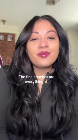 The makeup really comes together with the final touches 🤍 #laststepsofmakeup #makeuptransformation 
