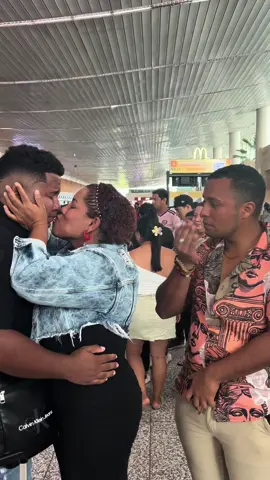 Siempre fuerte mi amor,de pie contra el mundo y de rodillas ante Dios🙏❤️Te Amo no nos olvides@Erick Moreira 🍫🇪🇨 Te estaremos esperando aqui🫂 yo y tu hermano @eljoaomoreiraag .