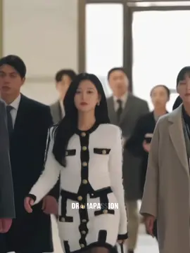 The CEO is back 😮‍💨 #queenoftears #queenoftearskdrama #kimjiwon #kdrama #queenoftearsep15 #kdramaedit #queenoftearskdramaep15 #fyp #kdramafyp #fypツ #kdramatok #foryou #foryoupage #fypシ゚viral #fyppppppppppppppppppppppp 
