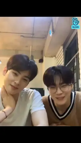 Procurei tanto esse video nos meus arquivos! Finalmente encontrei pra dividir com voces. Moonbin e Nunu 💜 #chaeunwoo #astro #aroha @차은우 