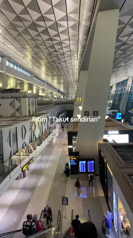 Kalo nunggu sampe ada temen jalannya bakalan lama jadi mending otw sendiri 😁 #bandarasoekarnohatta #bahanstory #bandaraterminal3 #fyp #placetogojkt #traveltiktok 