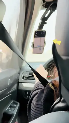 Are you still using the traditional cell phone holder? Now popular “sun visor bracket”, 1080 ° random rotation, driving stable not fall off, see the navigation also do not have to look down, driving safer! #car #phoneholder #phonemount