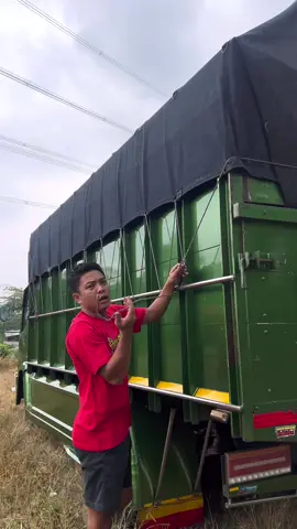 Ora segampang kuwe Bonaem Mung trimo Mangkat Bayaran Anggepe Raimu kuwe sapa,kabeh kerjaan pingine asal rampong teros bayaran,jaluke akeh sisan….. “Kaos Terbaru sudah Rilis Remisa” Langsung klik keranjang kuning  #bohlawokracing #bohlawokstore #kaostruk #efyepe 