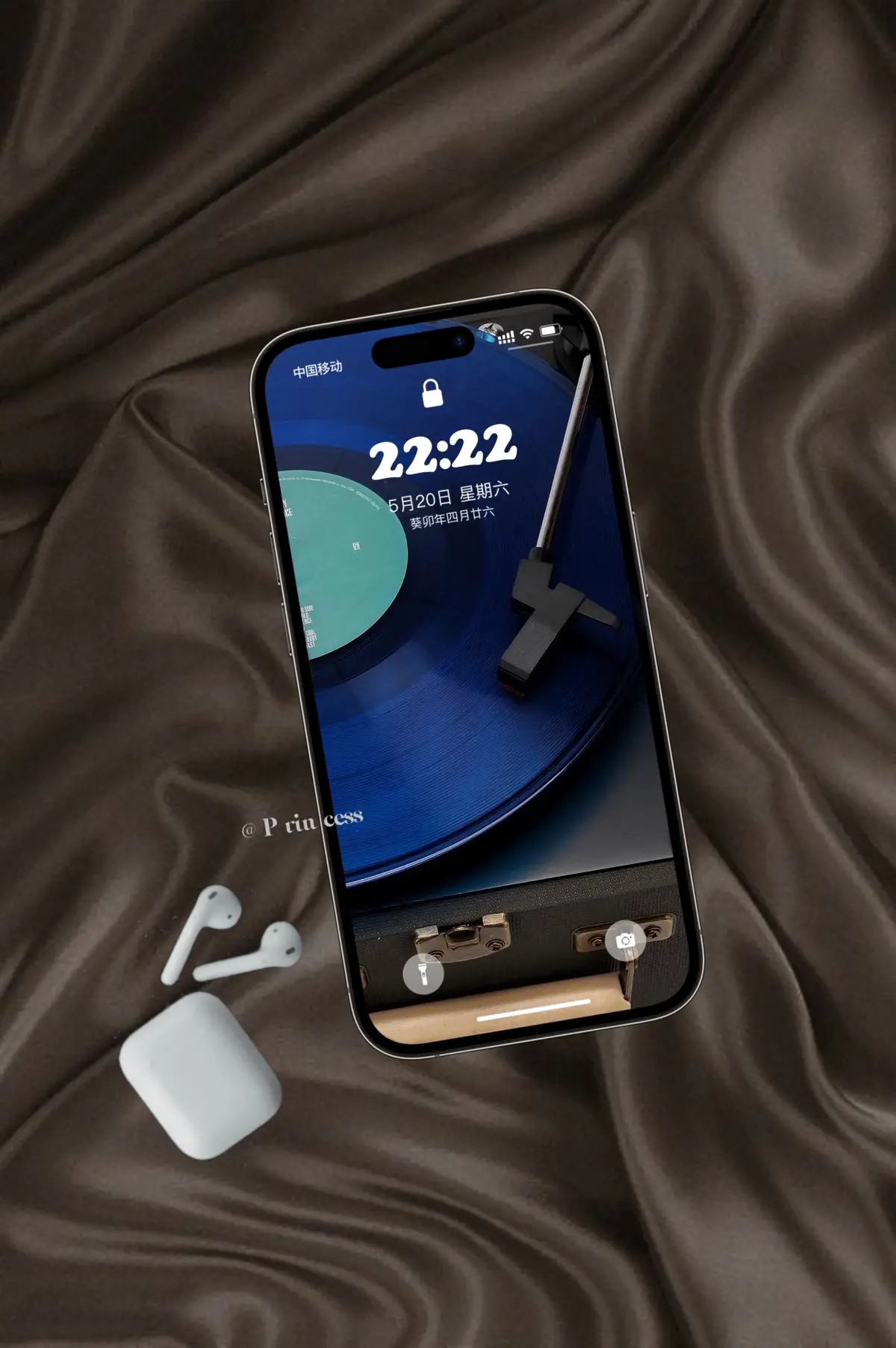 Blue ( continue ) #wallpaper #hinhnen #blue #xanh #darkblue #lightblue #hinhnendienthoai 