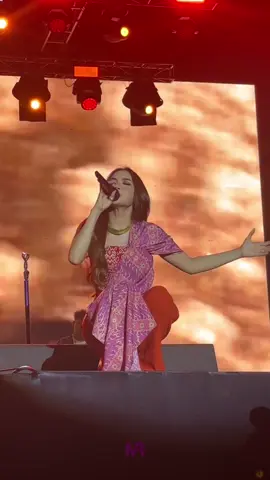 jaga kesehatan yaa lob 💜🫶 cr: panggungnyalini #mahaliniraharja #mahalini #fabula #albumfabula #sial #sialmahalini #titikumpulfest2024 #gbk 