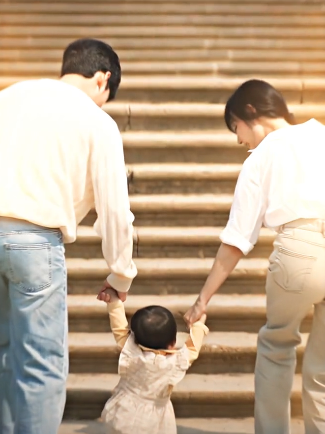 They got their happy ending, but I feel sad now since we won't be seeing them anymore. #kimjiwon #kimsoohyun #queenoftears