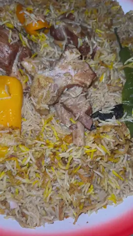ممتااازه جدا ورائعه هذه الكبسة لقد اسمتعت بطعمها وطريقة تحضيرها🤓🫣..للمزيد تفضل الى البرنامج الاصفر🤍#ماشاءالله_تبارك_الله #استغفرالله #عادل_الشبح #كبسة #food #اكسبلور #طبخ 